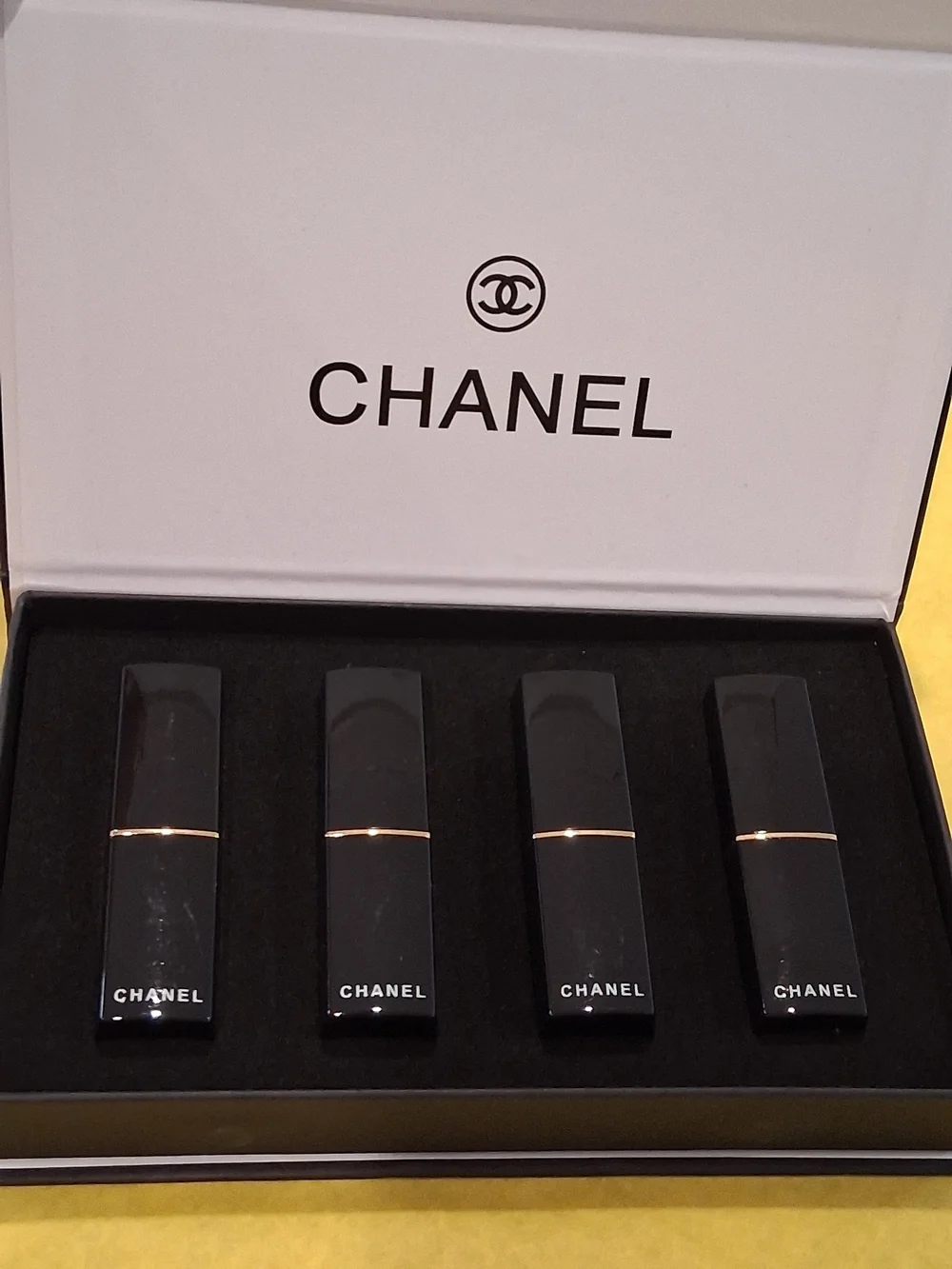 CHANEL Lipstick Set , Red & Coral& Pink Berry.New